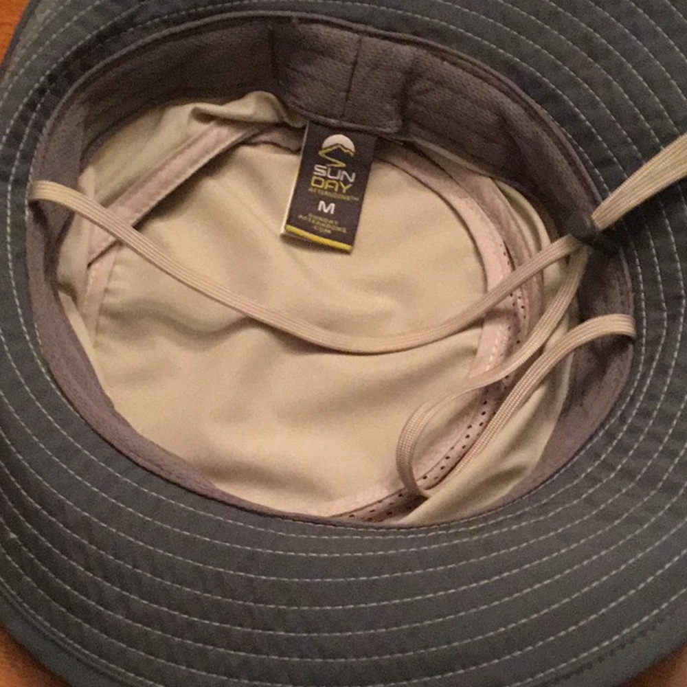 Men’s Hat - Picture 3 of 3